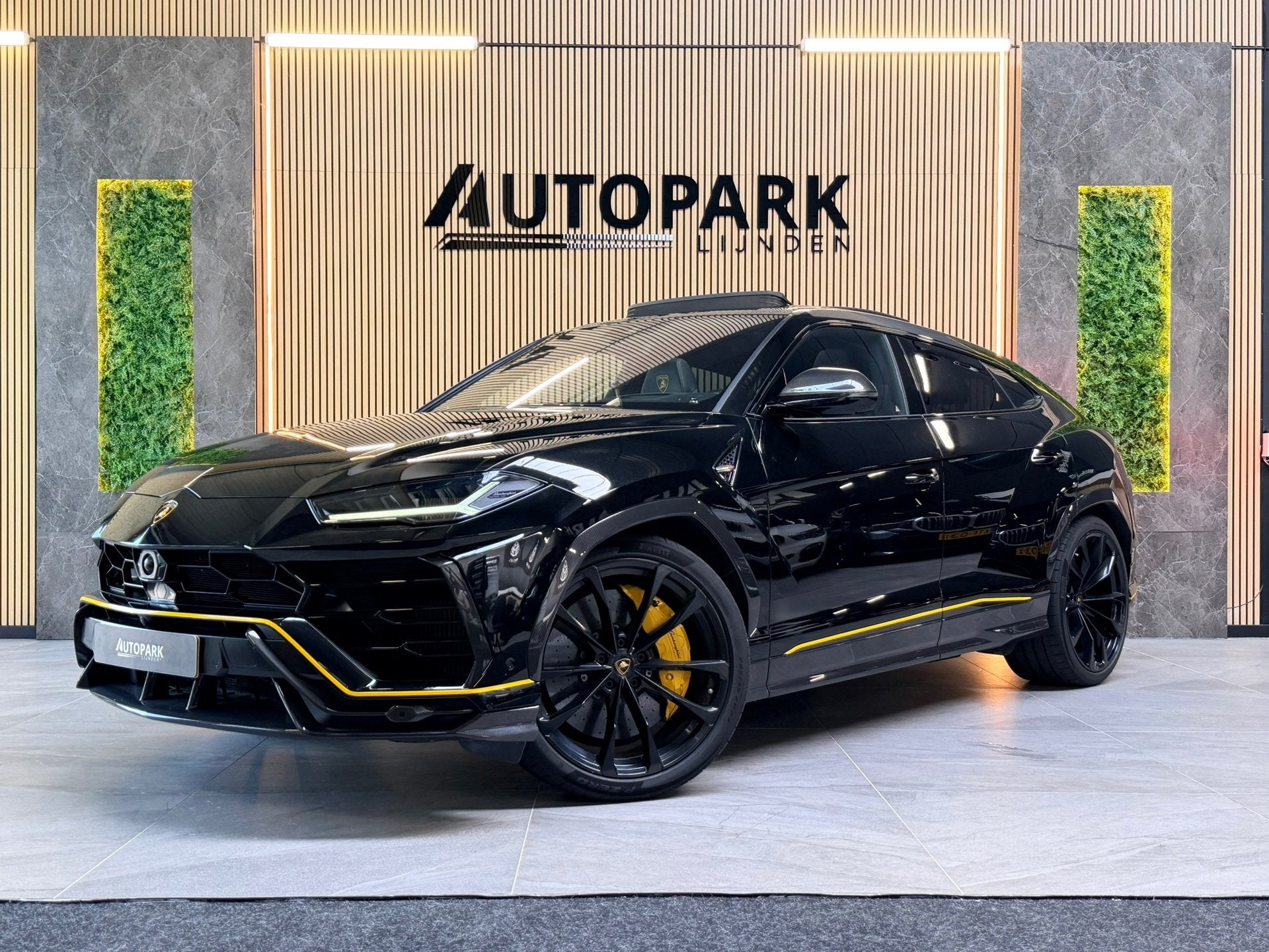 Lamborghini URUS 4.0 V8 |PANO|AKRAPOVIC|B&O|MASSAGE|CERAMIC|, Auto's, Automaat, Urus, Gebruikt, Adaptive Cruise Control