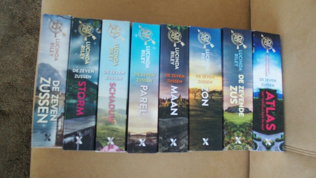De zeven zussen - complete serie - Lucinda Riley, Boeken, Ophalen of Verzenden, Zo goed als nieuw, Lucinda Riley