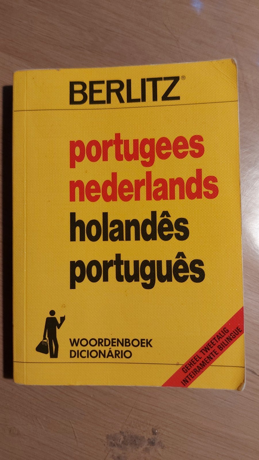 C1: Berlitz Portugees Nederlands Woordenboek, Boeken, Woordenboeken, Gelezen, Ophalen of Verzenden, Berlitz, Overige uitgevers