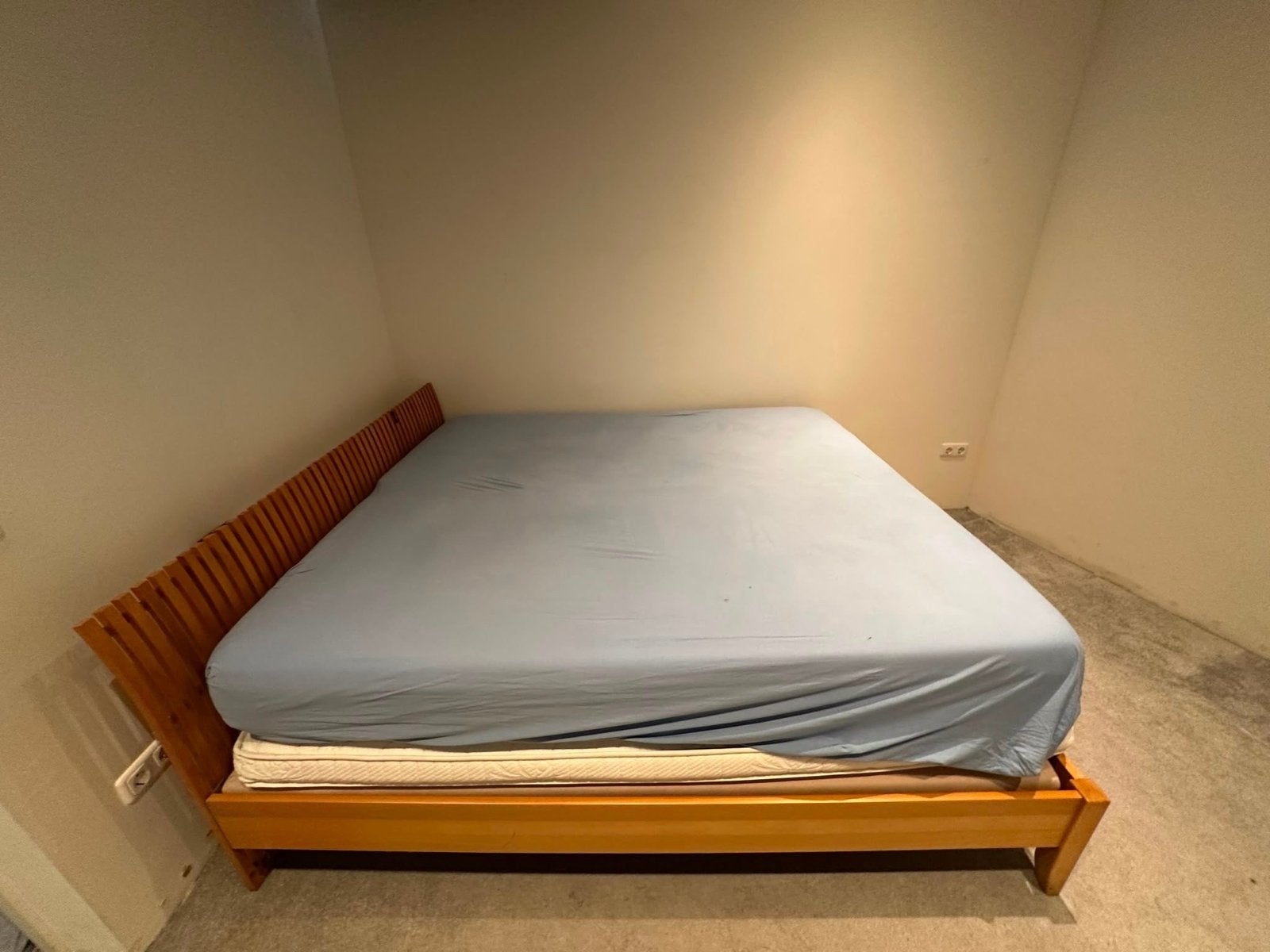 Gratis bedframe met lattenbodem (excl. matras), Ophalen, Gebruikt, Bruin, Tweepersoons