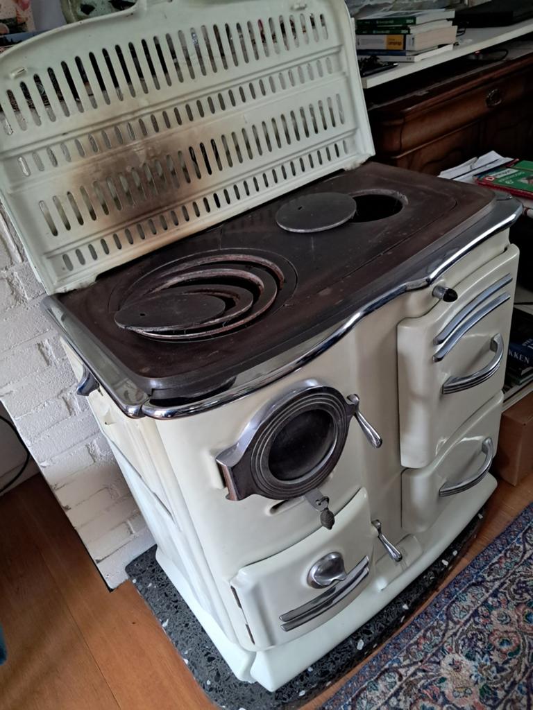 Gietijzeren kachel fornuis, crème geëmailleerd, Gebruikt, 60 cm of meer, 3 kookzones of minder, Ophalen of Verzenden