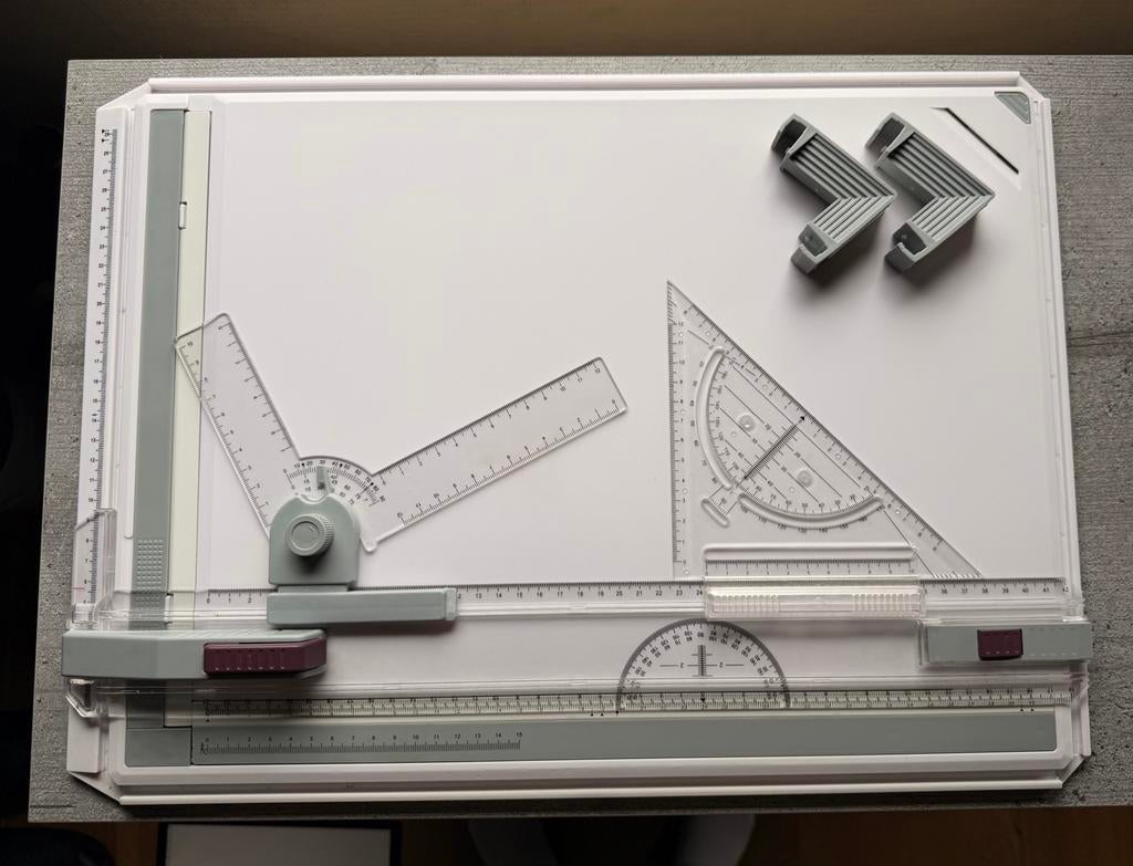 Tekentafel A3 met linialen en gradenbogen, Doe-het-zelf en Verbouw, Tekentafels, Ophalen of Verzenden, Zo goed als nieuw, Minder dan 130 cm