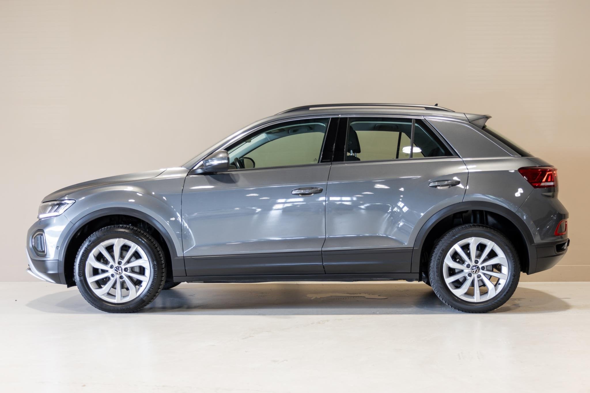 Volkswagen T-Roc 1.0 TSI Life Business / 110pk / Trekhaak /, Voorwielaandrijving, Dealer onderhouden, Stof, Met garantie (alle)