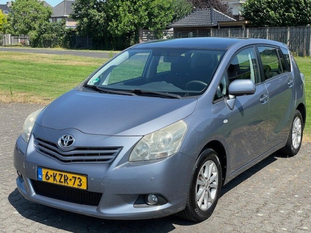 Toyota VERSO 1.8 VVT-I Business / ECC/ Cruise/ Trekhaak/ Pan, Auto's, Toyota, Voorwielaandrijving, Euro 5, 450 kg, Gebruikt