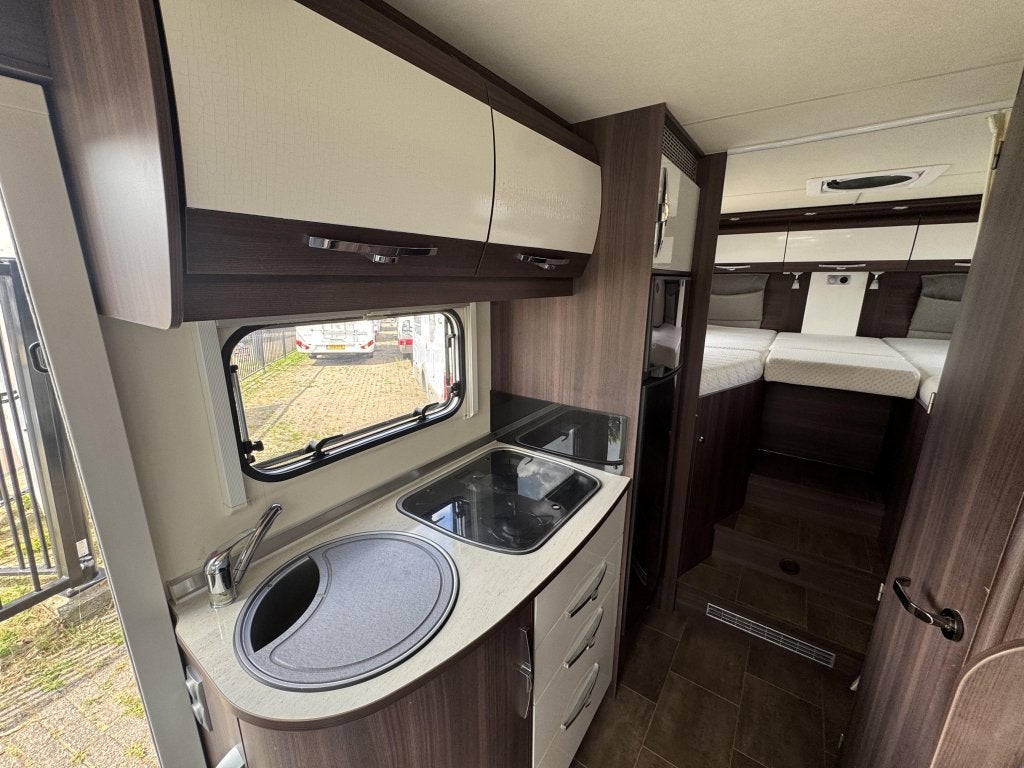 Bürstner Fifty Five 690 T Enkele bedden cruise&, Ringverwarming, Koelkast, Fiat, Luifel
