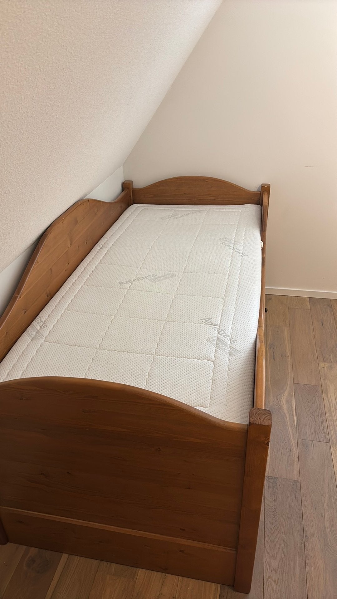 Houten bed, Ophalen, Gebruikt, 90 cm, Eenpersoons