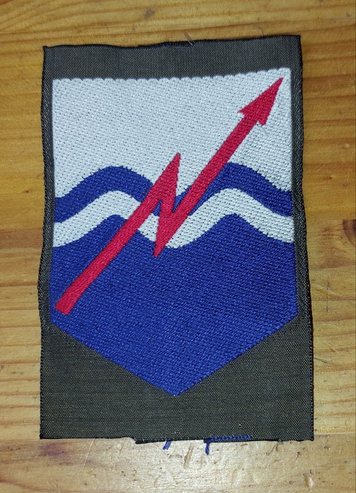 Mouwembleem Commando Verbindingen, Ophalen of Verzenden, Landmacht, Nederland, Embleem of Badge