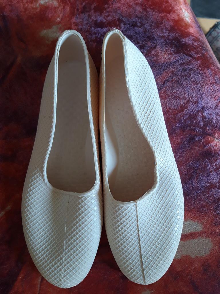 Roomkleur waterschoenen - IGA Made in Italy, Ophalen, Overige typen, Zo goed als nieuw, IGA