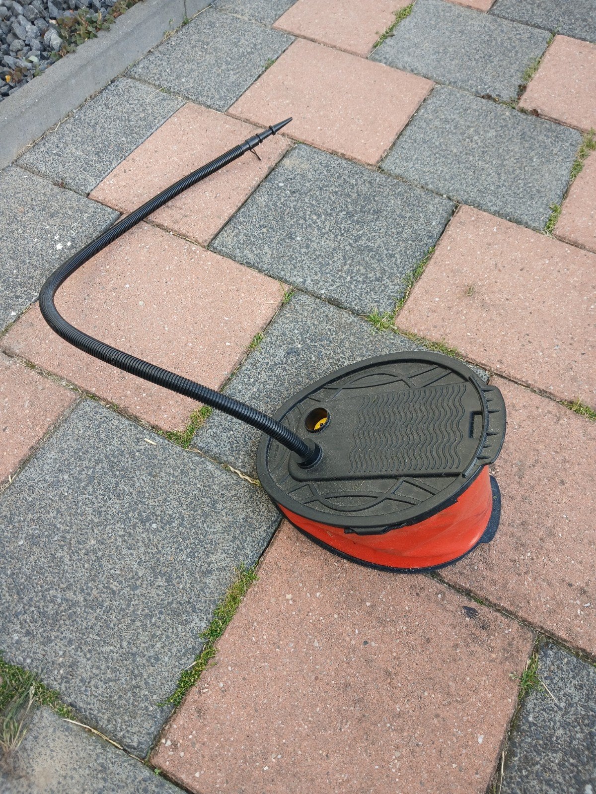 Voetpomp voor banden en opblaasartikelen, Ophalen, Gebruikt