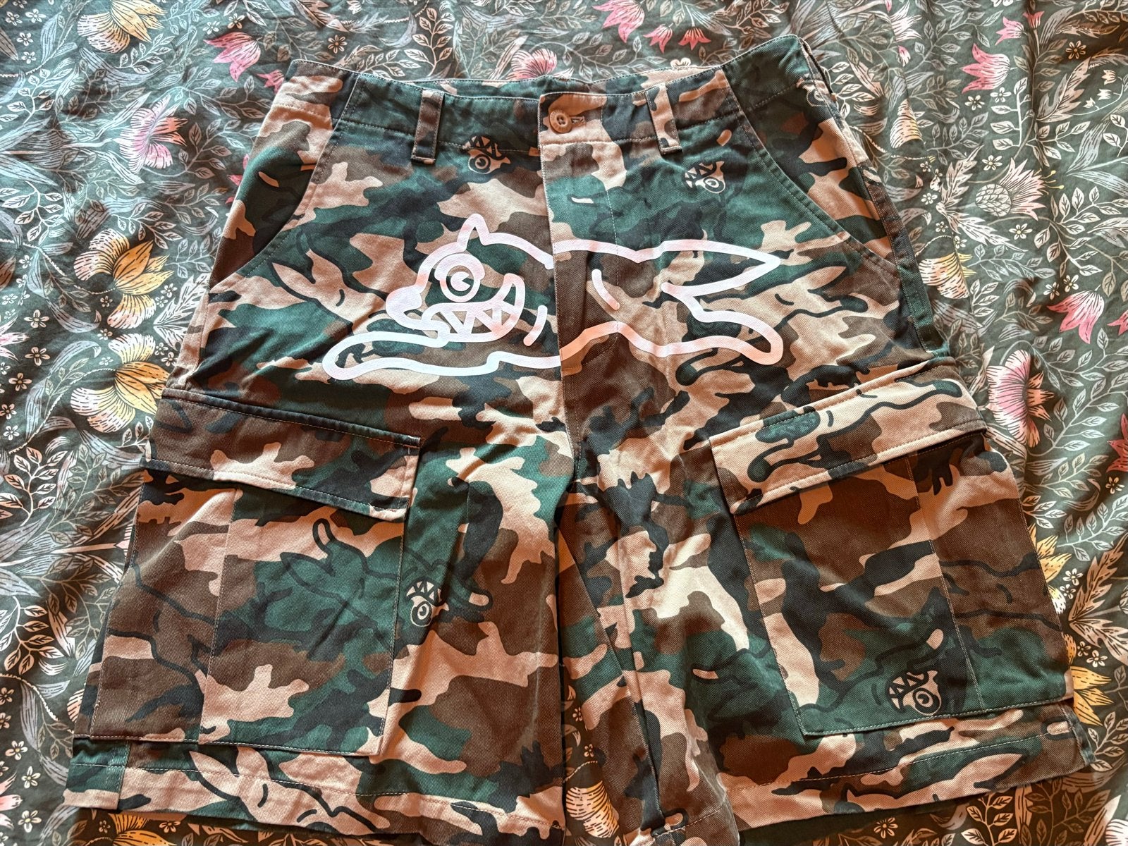 RUNNING DOG WOODLAND CAMO CARGO SHORTS, Kleding | Heren, Broeken en Pantalons, Ophalen of Verzenden, Gedragen, Groen