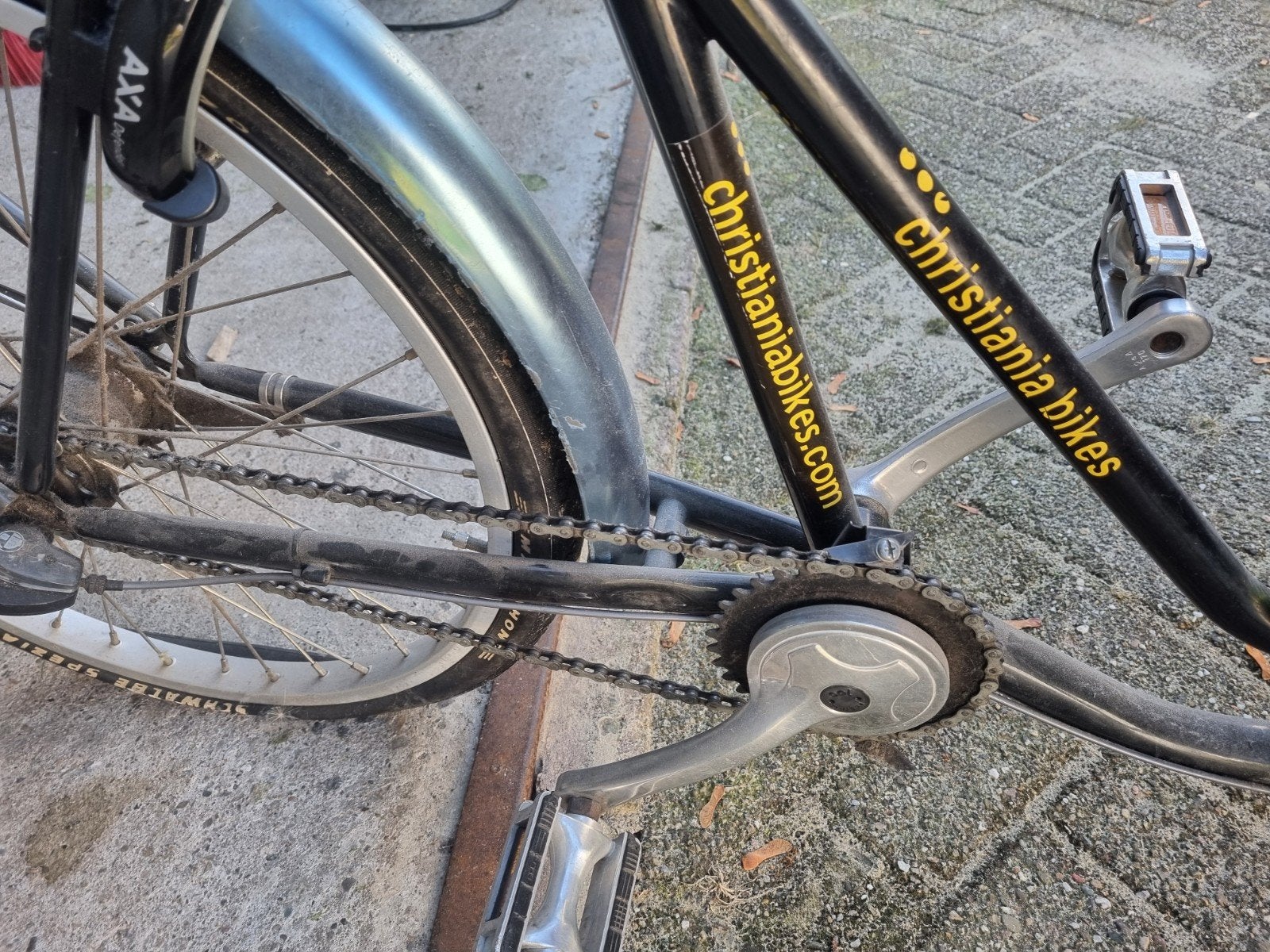 bakfiets is een voor twee kinderen, Fietsen en Brommers, Ophalen