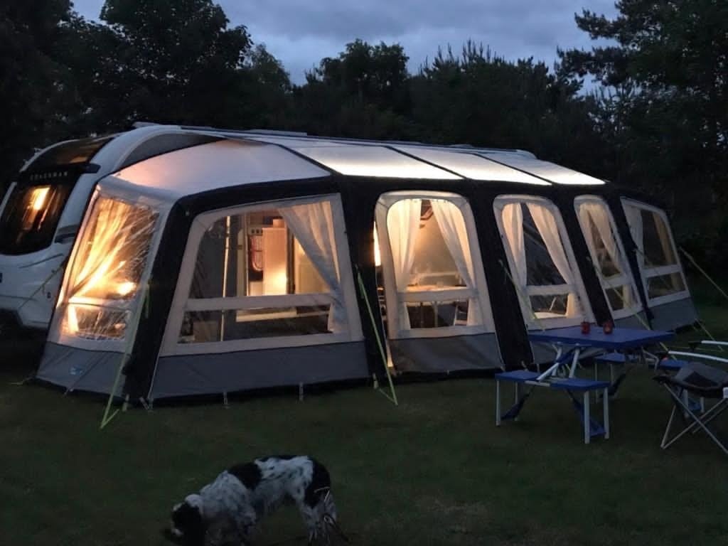 Knaus Sudwind caravan met voortent, Caravans en Kamperen, Rondzit, Particulier, Knaus, Tot en met 4