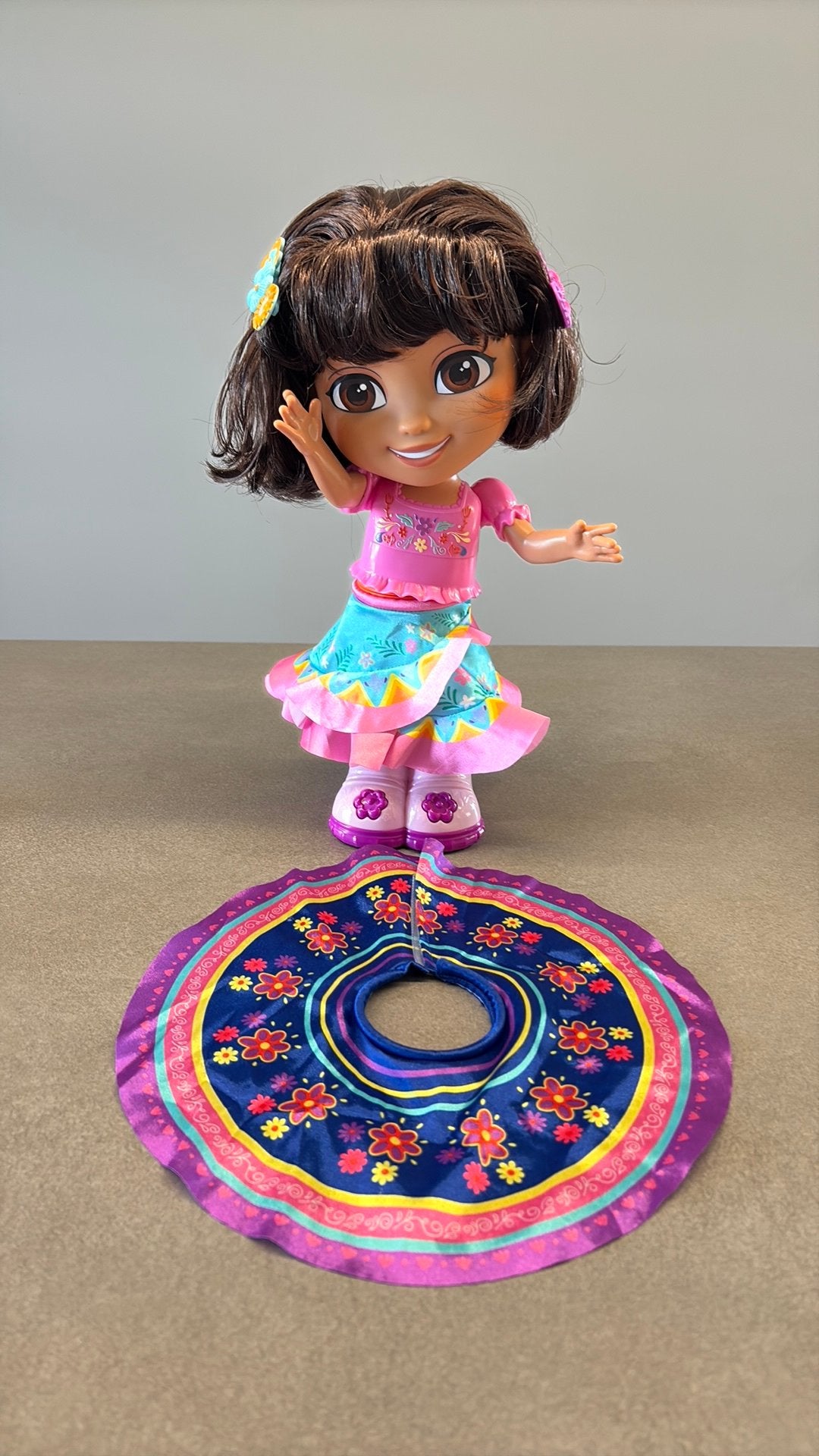 Dansende Dora Pop, Ophalen of Verzenden, Zo goed als nieuw, Babypop