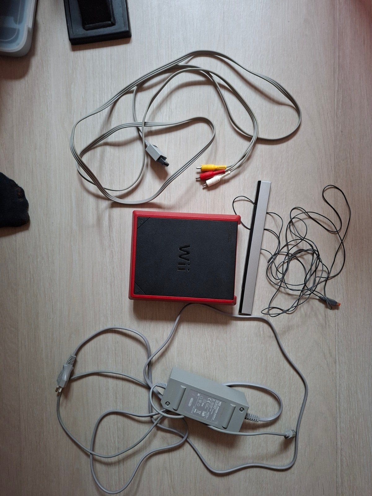 Wii mini Console Rood met 22 Spellen en Gouden Stuur, Avontuur en Actie, Gebruikt, Eén computer, Ophalen of Verzenden