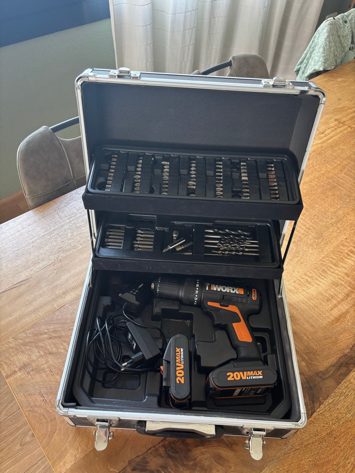 Worx 20V Accuboormachine + 2 Accu’s, 600 watt of meer, Variabele snelheid, Ophalen of Verzenden, Zo goed als nieuw
