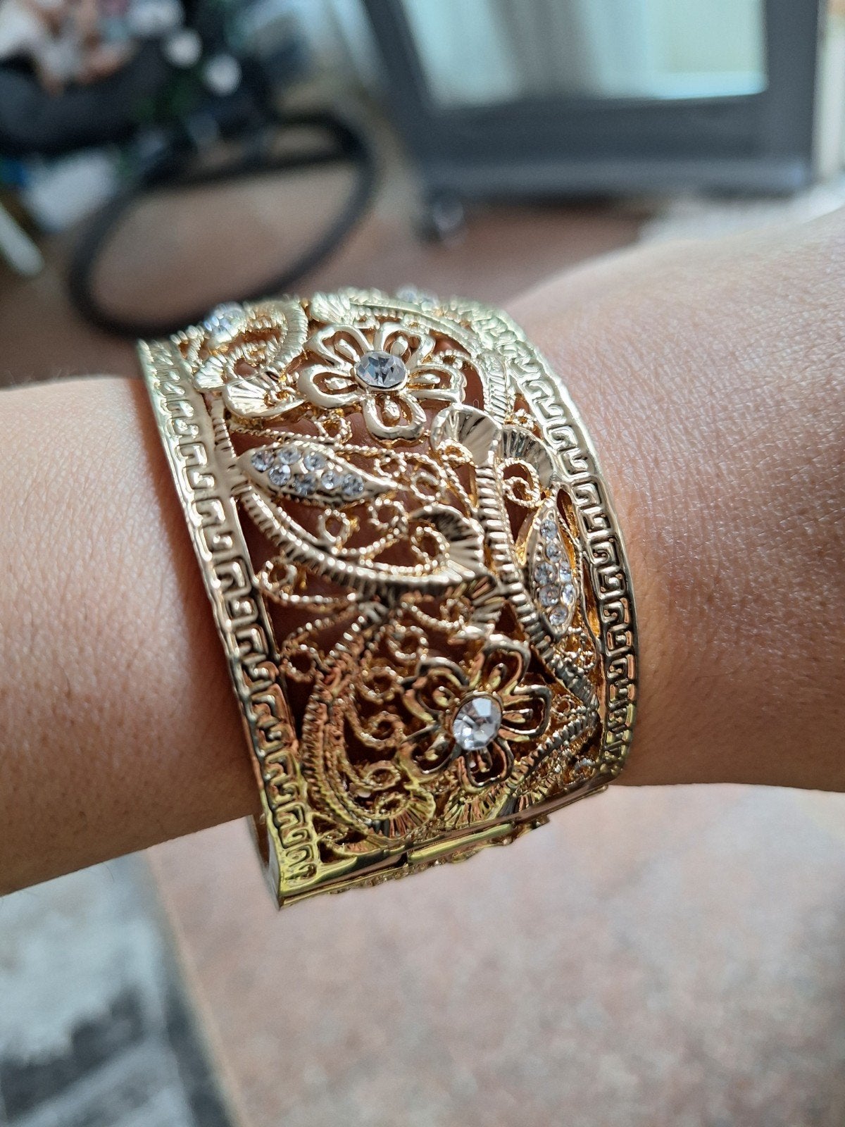 Gouden Armband met Strass en Bloemmotief, Overige materialen, Ophalen of Verzenden, Zo goed als nieuw, Goud