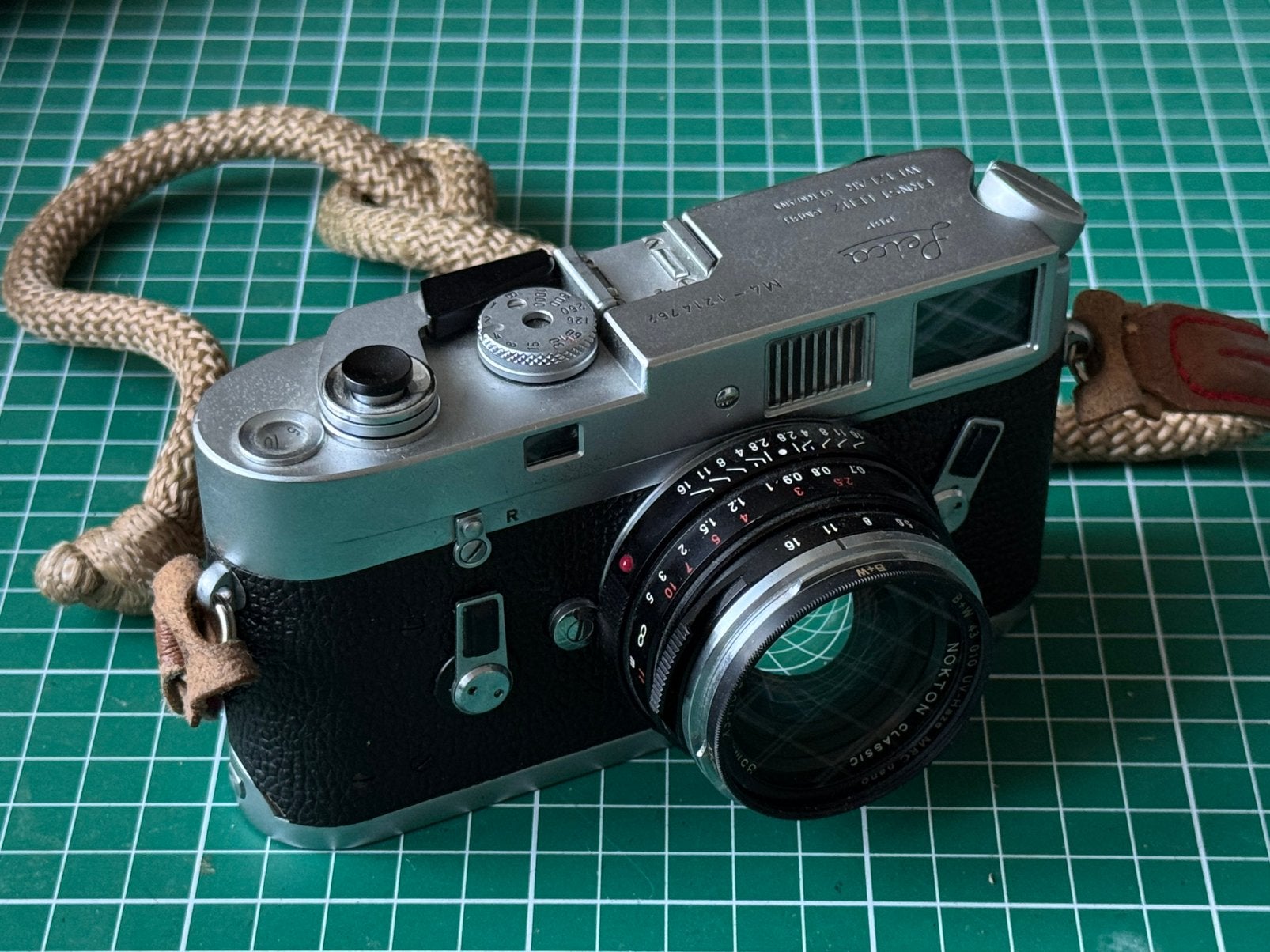 Leica M4 + Voigtlander Nokton Classic 35mm f1.4, Audio, Tv en Foto, Fotocamera's Analoog, Ophalen of Verzenden, Zo goed als nieuw