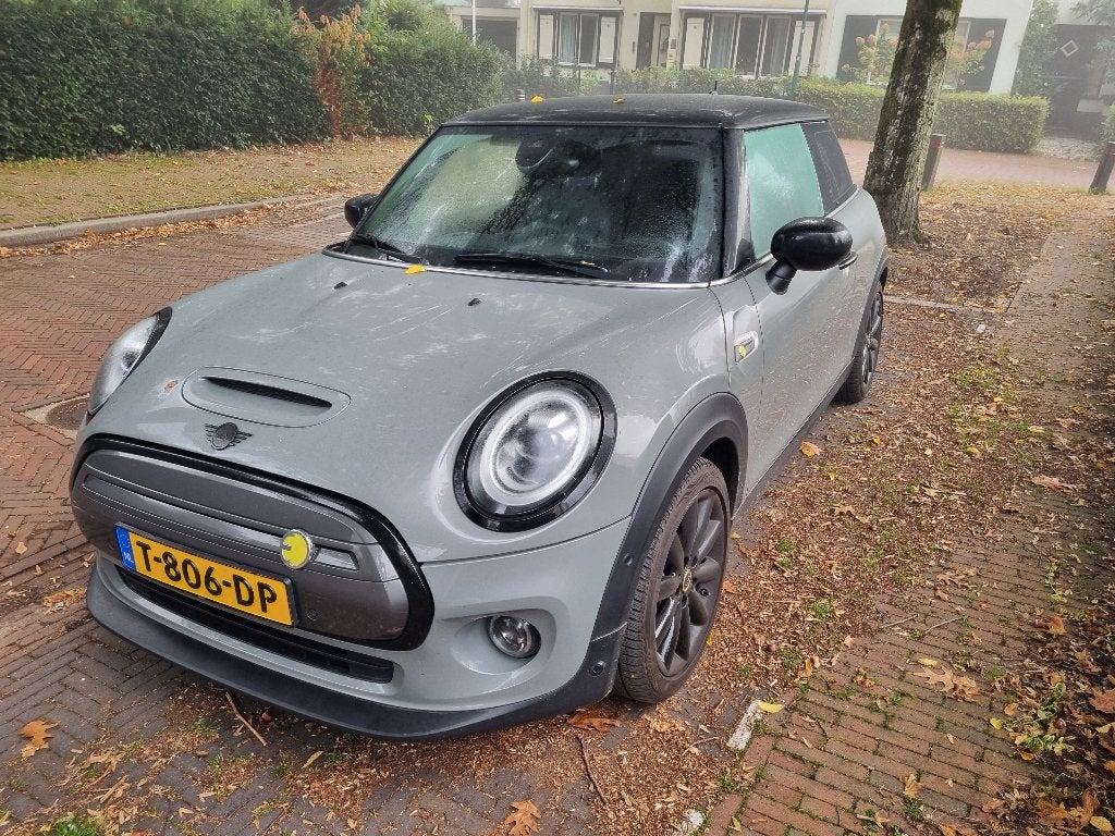 Mini 3-deurs (f56) Electric 184pk Aut 2020 Grijs, Auto's, 50 €/maand, 4 stoelen, Elektrisch, Particulier