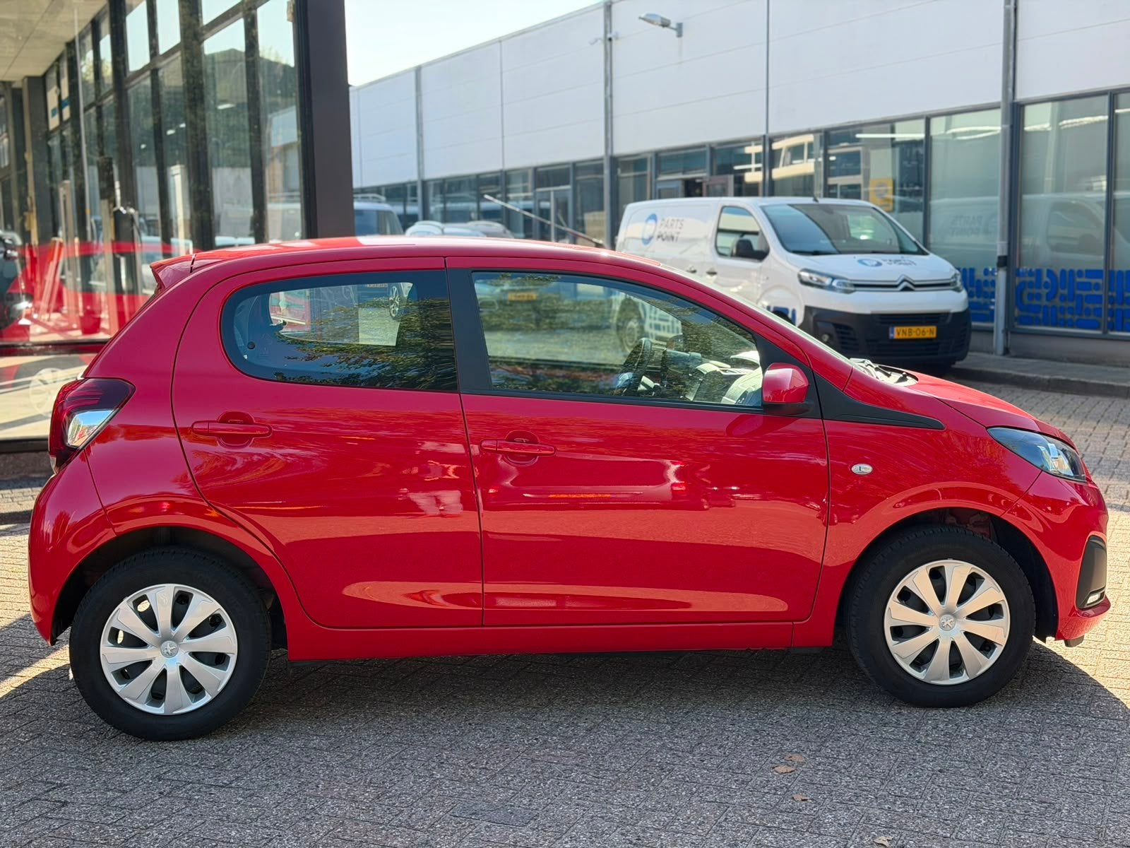 Peugeot 108 1.0 e-VTi Active Camera | Carplay | 5Deurs, Voorwielaandrijving, Stof, Gebruikt, 4 stoelen