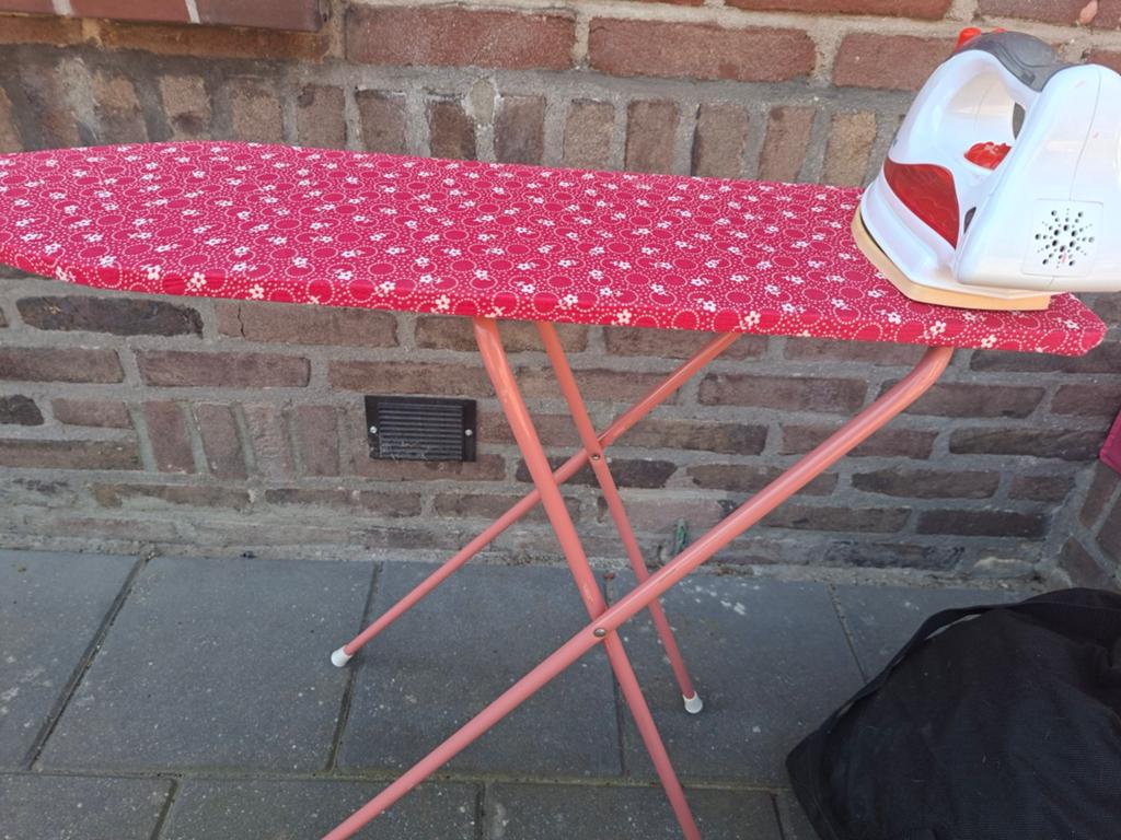 Strijkplank met strijkijzer (speelgoed), Ophalen, Gebruikt