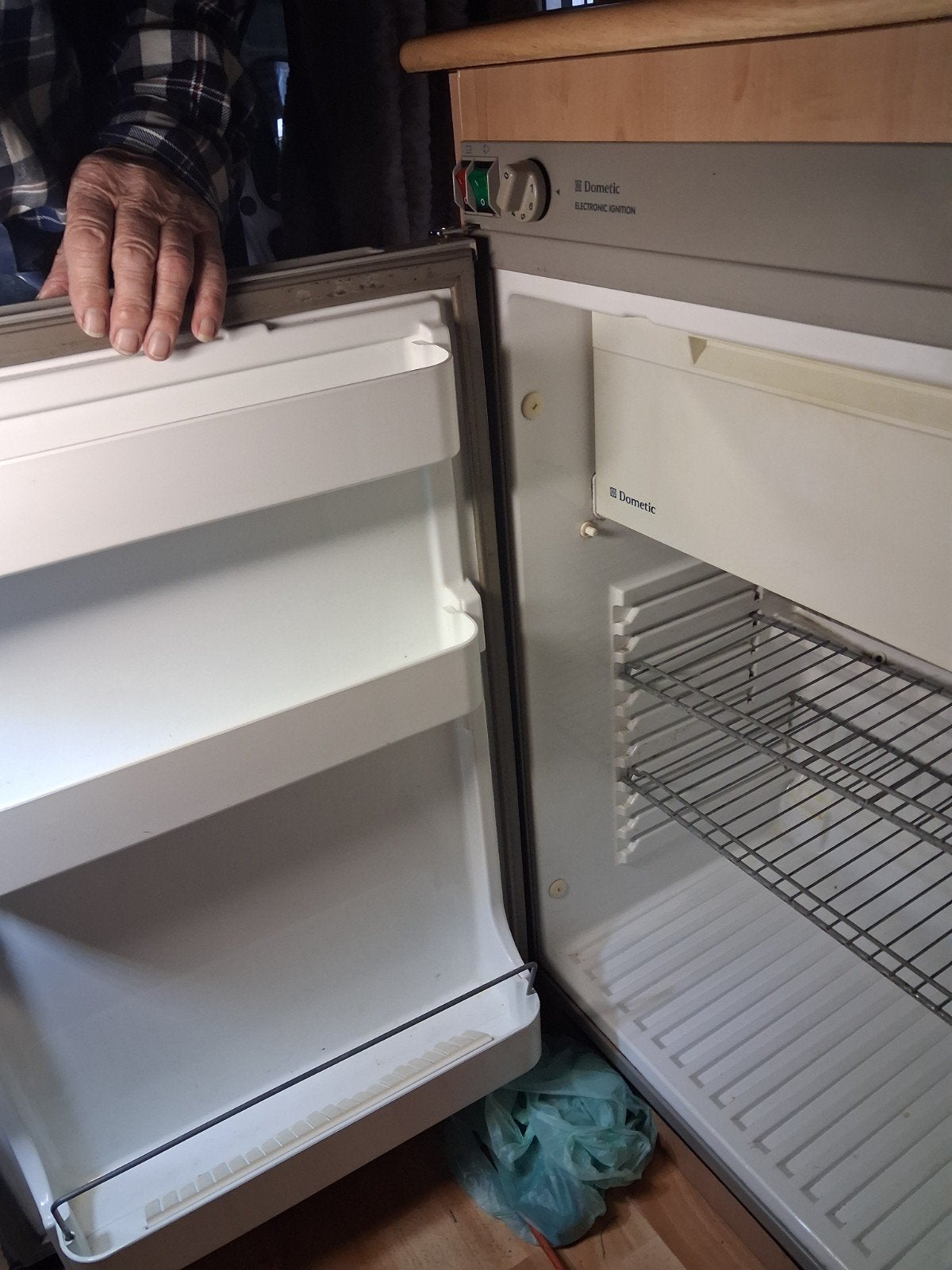 McLouis Lagan 211 - Compacte alkoof camper met fietsendrager, Standaard zit, Ringverwarming, Fiat, Particulier