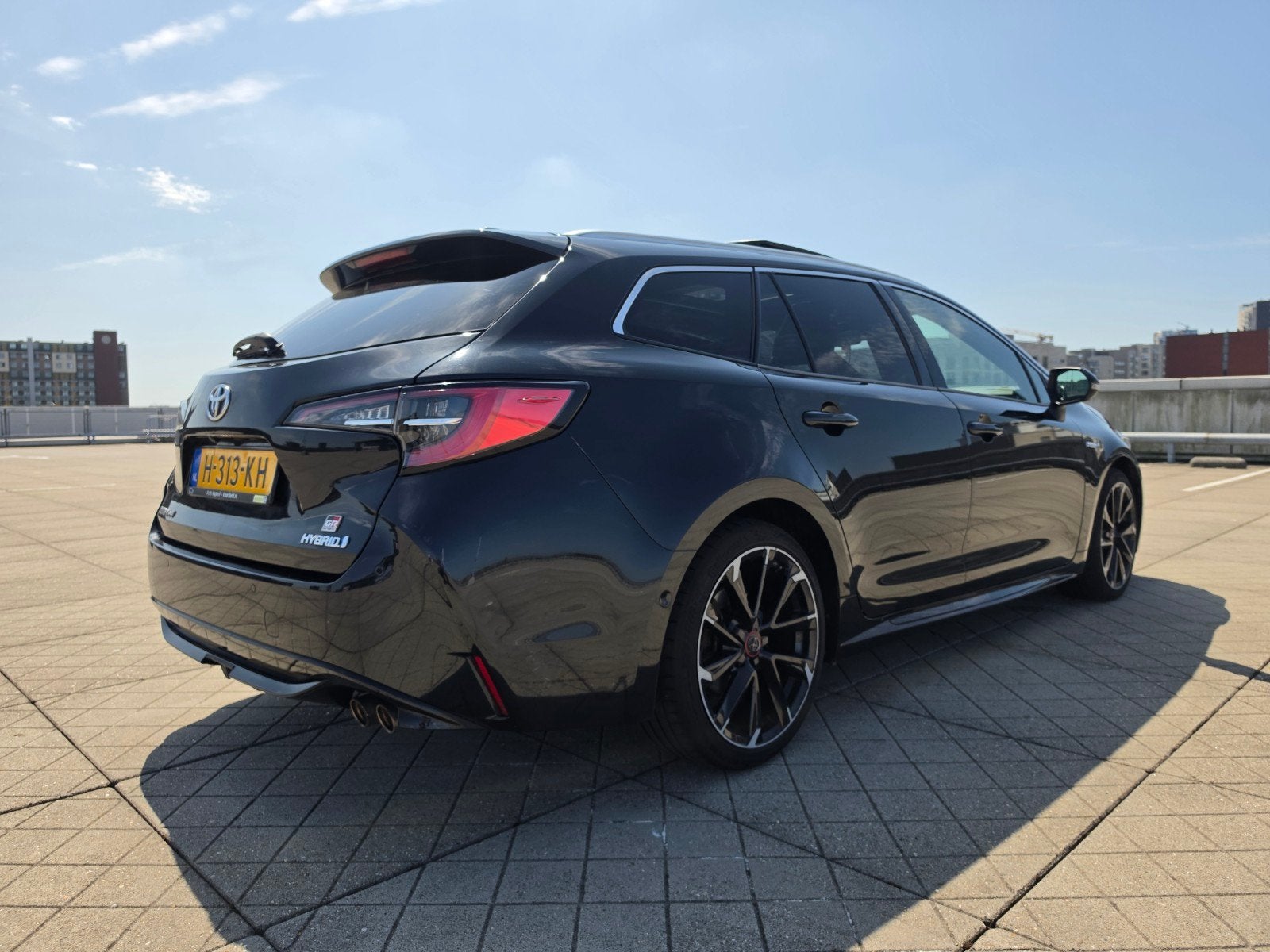 Foto 5 van Toyota Corolla TS GR Sport business Hybrid 2.0L FULL OPTION
