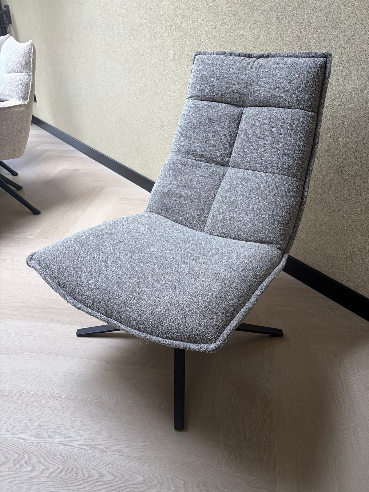 Grijze fauteuil met voetenbank, Huis en Inrichting, Fauteuils, Ophalen, Gebruikt, 75 tot 100 cm, Stof