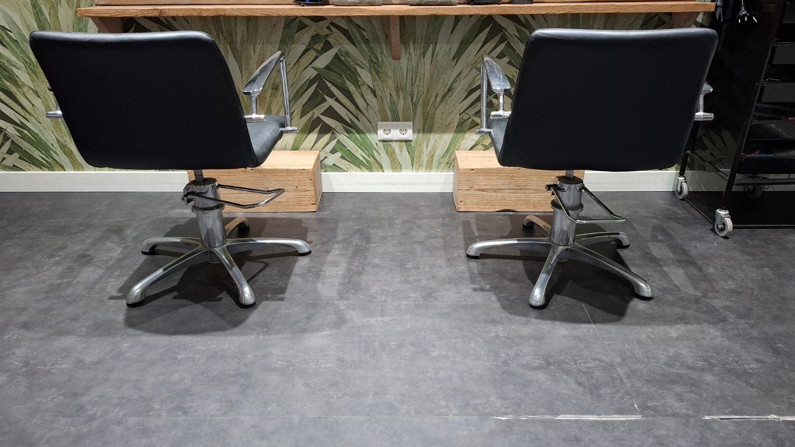 wasunit en 2 kappersstoelen, Ophalen, Gebruikt