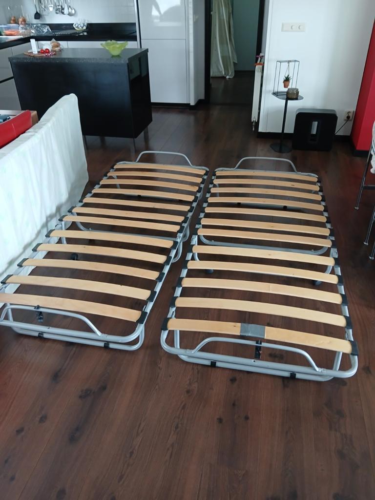 2 logeerbedden GRATIS ophalen in Elsendorp, Gebruikt, Eenpersoons, Wit, 80 cm
