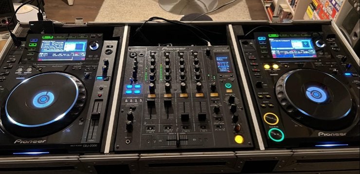 Complete Pioneer DJ-set: 2x CDJ-2000 + DJM-800 + flightcase, Muziek en Instrumenten, Dj-sets en Draaitafels, Ophalen, Gebruikt
