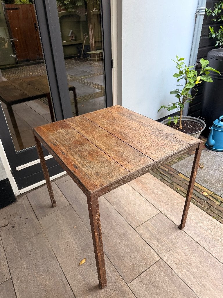 Industriële tafel – houten blad & ijzeren onderstel, Ophalen, Gebruikt, 50 tot 100 cm, Industrieel
