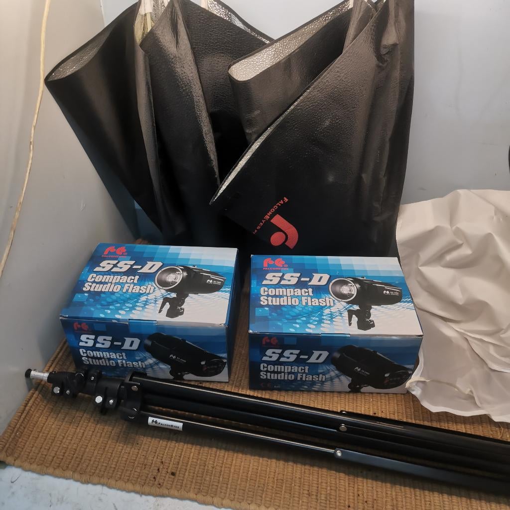 FalconEyes Studiokit SSK-2200D 2 Flitslampen., Ophalen of Verzenden, Zo goed als nieuw, Overige typen