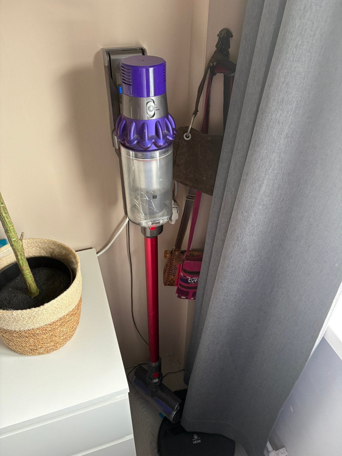 Dyson V10, Ophalen, Gebruikt