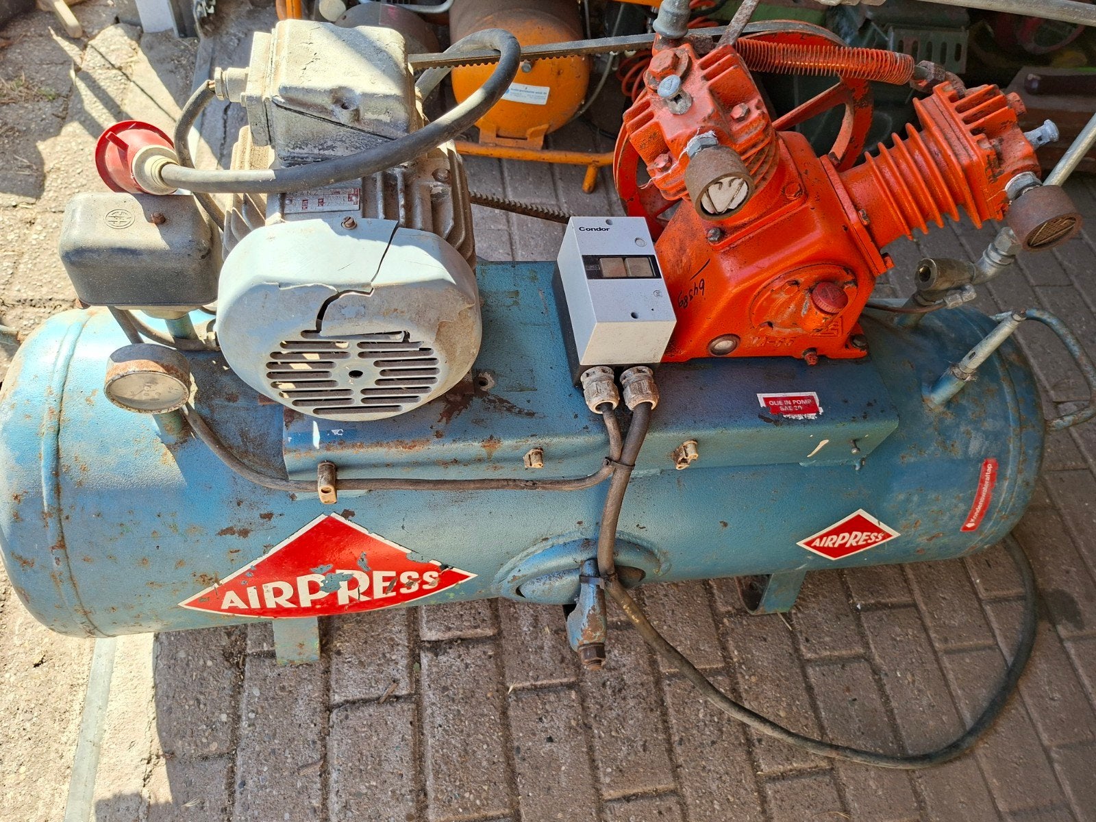 airpress compressor te koop, Doe-het-zelf en Verbouw, Minder dan 25 liter, Ophalen, Gebruikt, Minder dan 200 liter/min