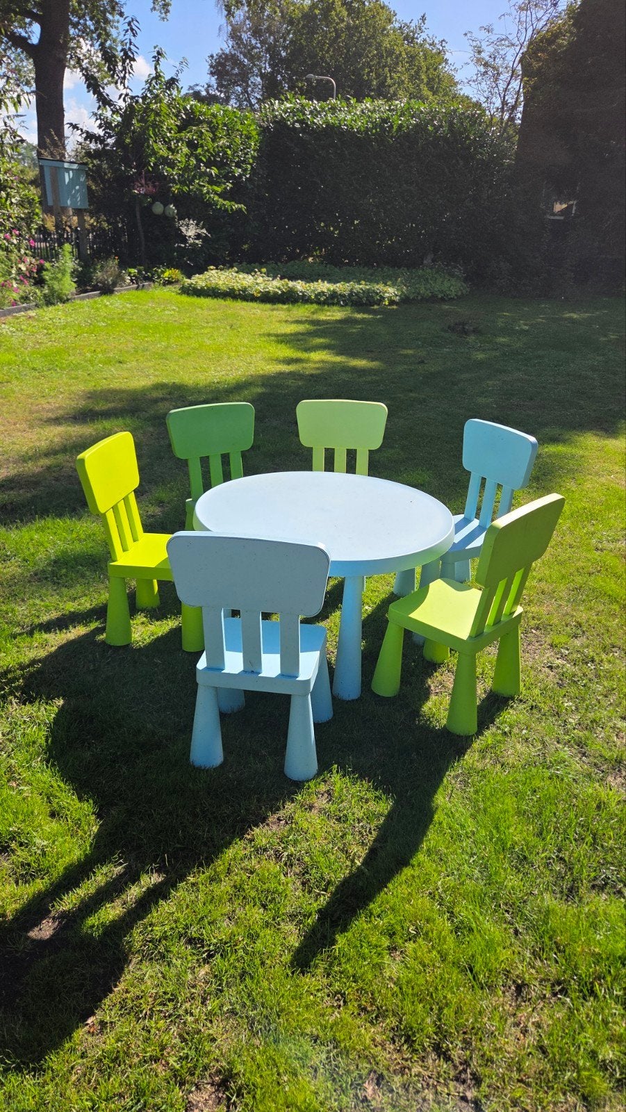 IKEA MAMMUT kindertafel met 6 stoeltjes, Ophalen, Gebruikt, Tafel(s) en Stoel(en)