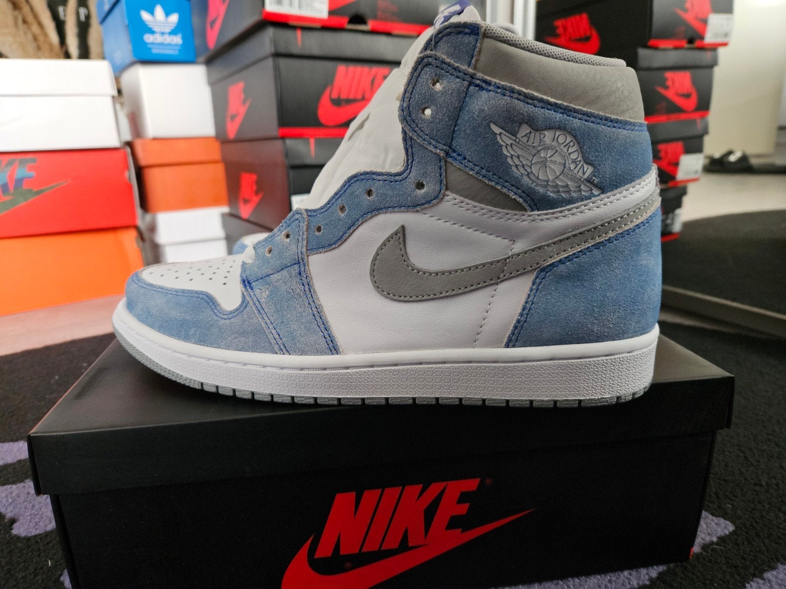 Nike Air Jordan 1 Retro High OG Hyper Royal, Blauw, Nike, Nieuw, Ophalen of Verzenden