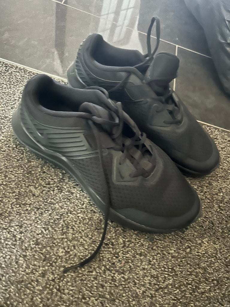 Nike Downshifter 10 - Zwart - Zo goed als nieuw, Ophalen of Verzenden, Zo goed als nieuw, Zwart, Sneakers of Gympen