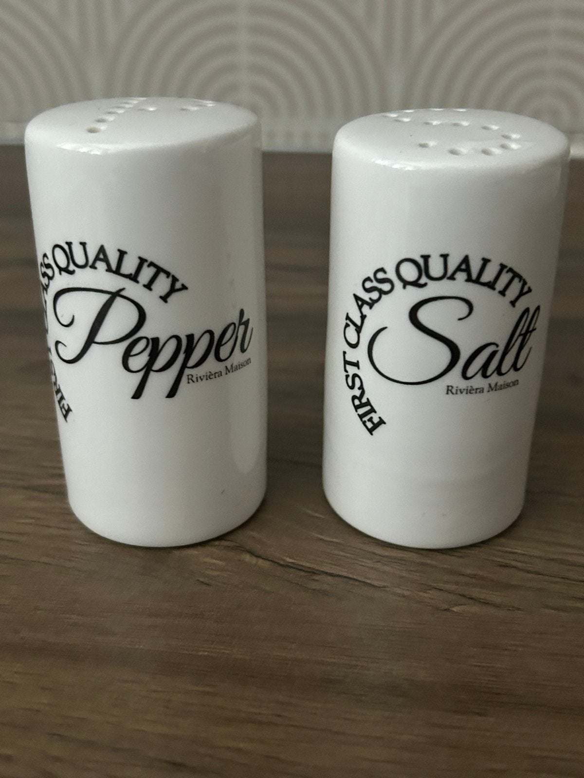 Rivièra Maison peper en zout stel, Ophalen of Verzenden, Zo goed als nieuw, Steen/keramiek, Wit