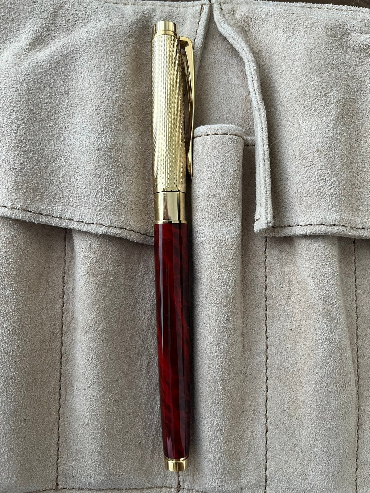 Pelikan Celebry P590 Fountain Pen – Venetian Red – 14K Gold, Ophalen, Zo goed als nieuw, Vulpen, Overige merken