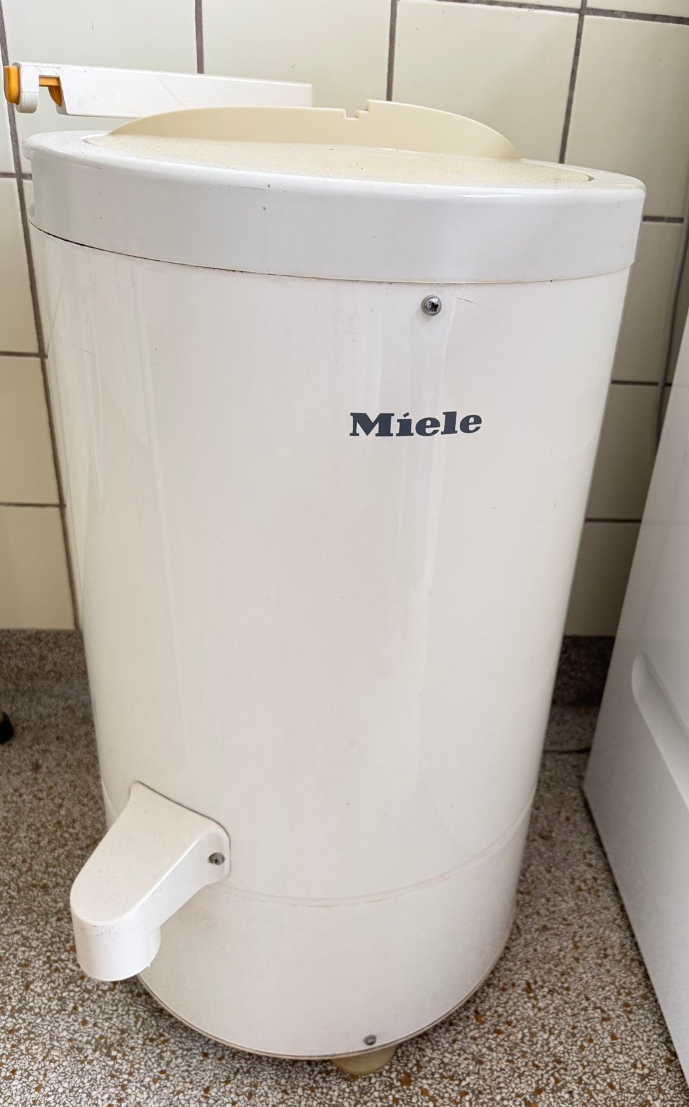 Centrifuge Miele, Ophalen, Minder dan 1200 toeren, Minder dan 85 cm, Minder dan 4 kg