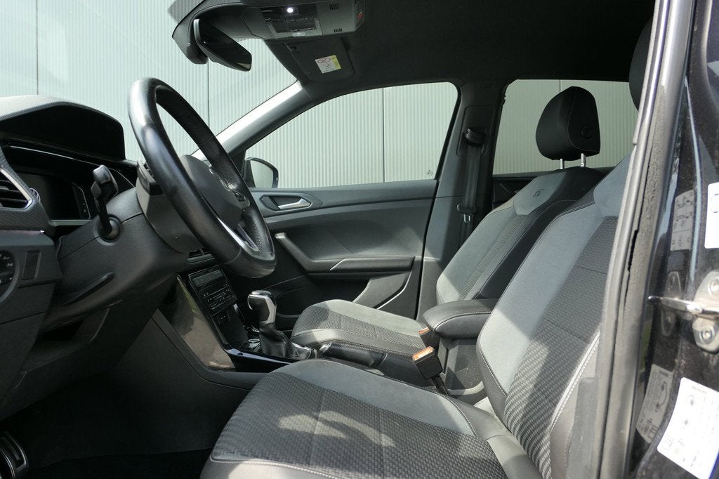 Volkswagen T-Cross 1.0 TSI R-Line Adaptieve Cruise Control S, Auto's, Volkswagen, T-Cross, Gebruikt, Euro 6, Zwart