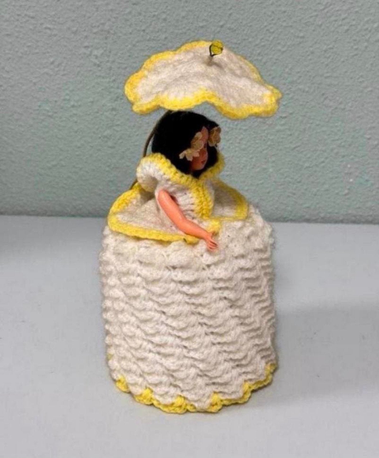 Vintage 25cm handgebreide toiletrol pop gebreide wcpapier, Gebruikt, Ophalen of Verzenden, H, H