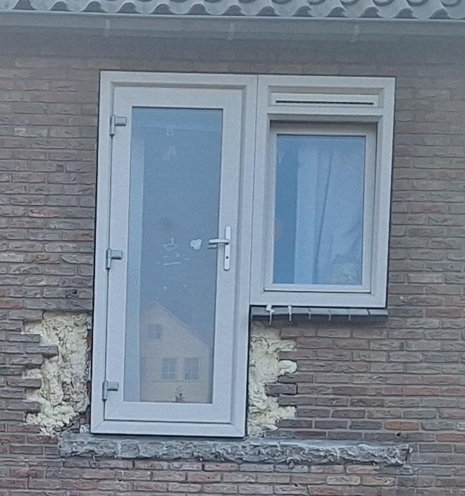 Kunststof kozijn met balkondeur en kiep-kantelraam, Ophalen, Kunststof, Minder dan 200 cm
