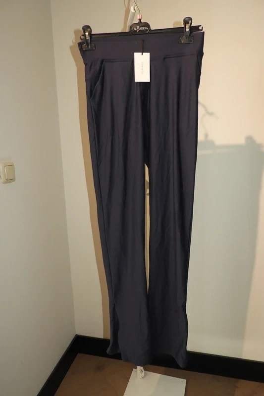 Humanoid nieuwe fijne stretch broek mooie tint nieuw S, Kleding | Dames, Humanoid, Verzenden, Nieuw, Maat 36 (S)