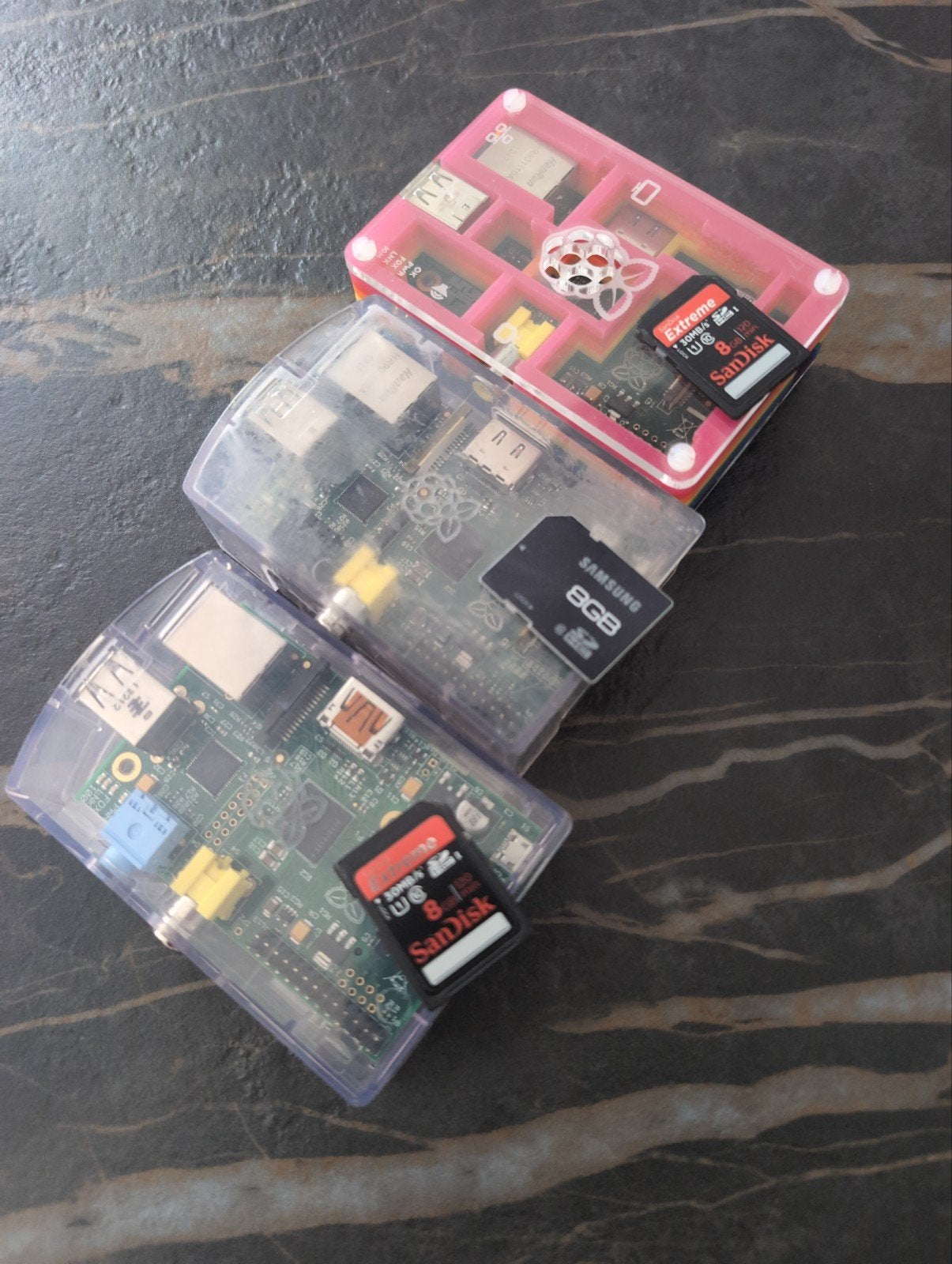 3x Raspberry Pi met behuizing en 8Gb SD-kaart, Gebruikt, Minder dan 4 GB, 8 GB per SD-kaart, Minder dan 2 Ghz