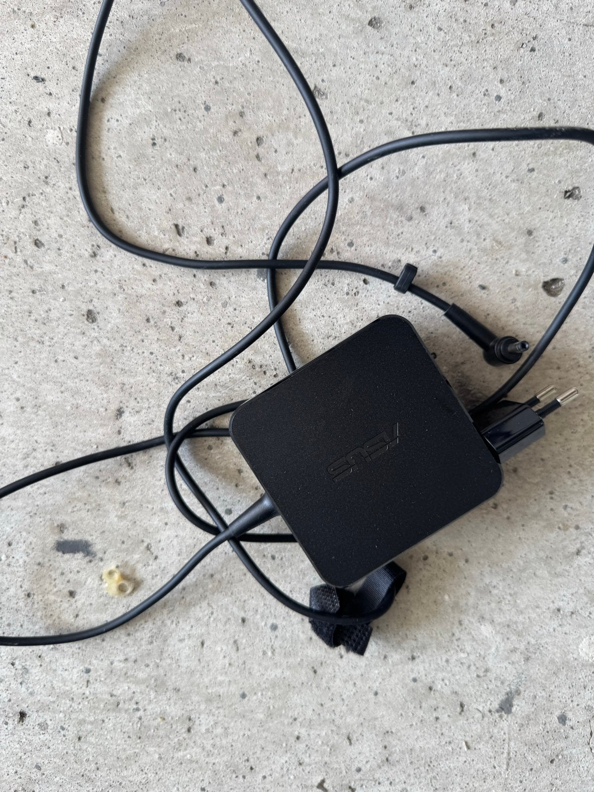ASUS Laptop Oplader - Origineel en Functioneel, Computers en Software, Ophalen of Verzenden, Gebruikt