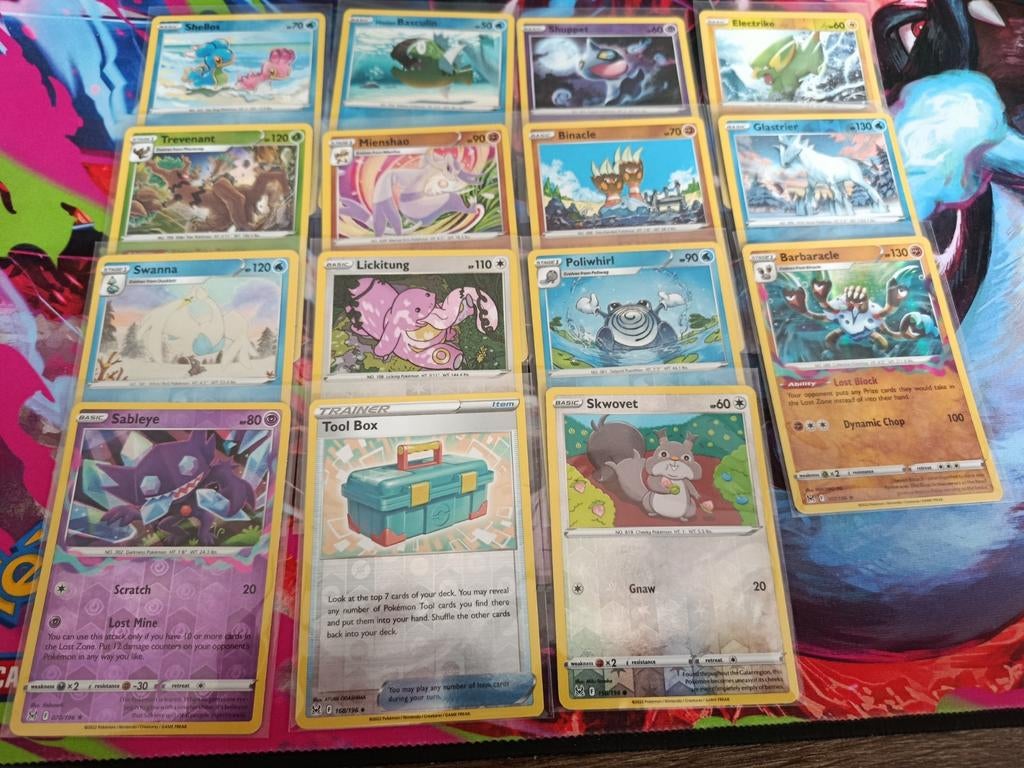 Pokémon Lost Origin kaarten Holo en Reverse Holo, Ophalen of Verzenden, Zo goed als nieuw, Meerdere kaarten, Foil