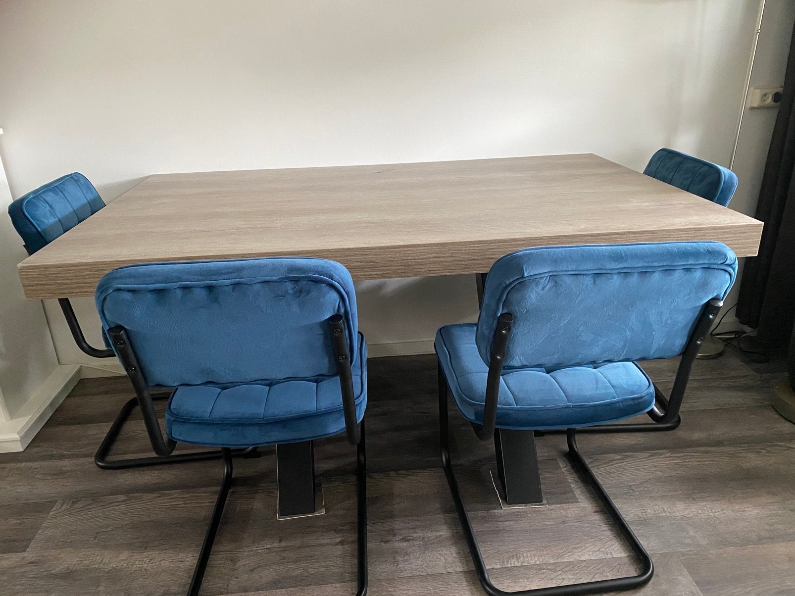 Houten eettafel met metalen kruispoten, Ophalen, 50 tot 100 cm, Zo goed als nieuw, 150 tot 200 cm