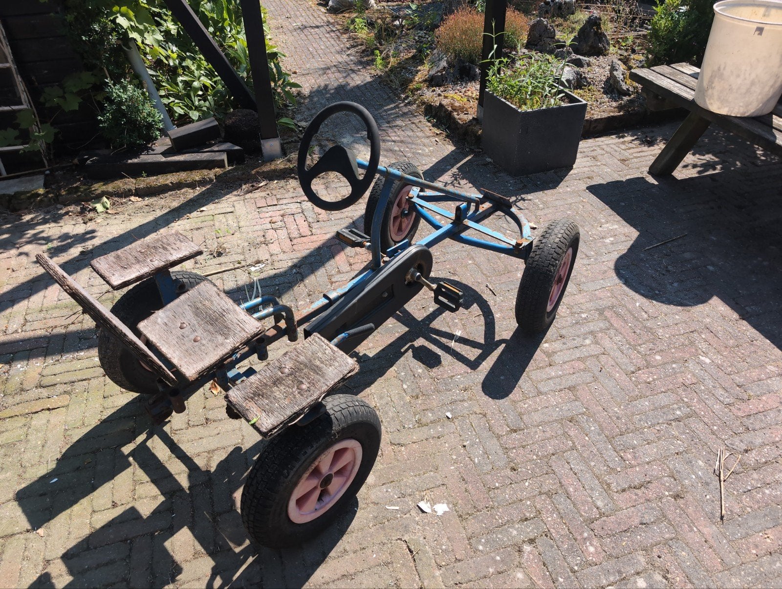 Opknapper skelter met goede banden en velgen, Ophalen of Verzenden