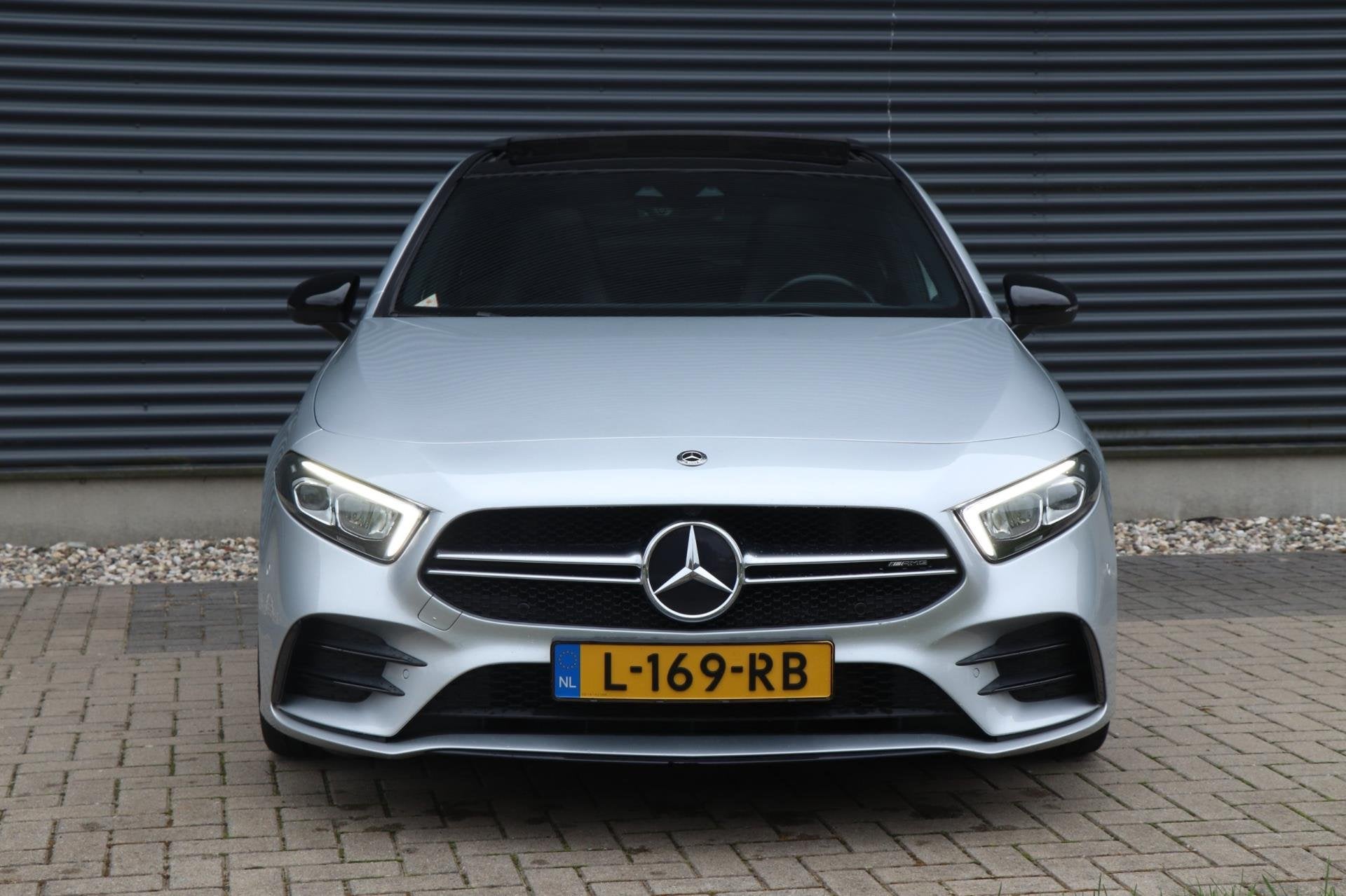 Mercedes-Benz A-klasse AMG A35 4MATIC | PANO | CAMERA | VOL!, Auto's, Mercedes-Benz, Automaat, Gebruikt, Euro 6, 4 cilinders
